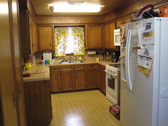 5th image of 3035 Berry Ave