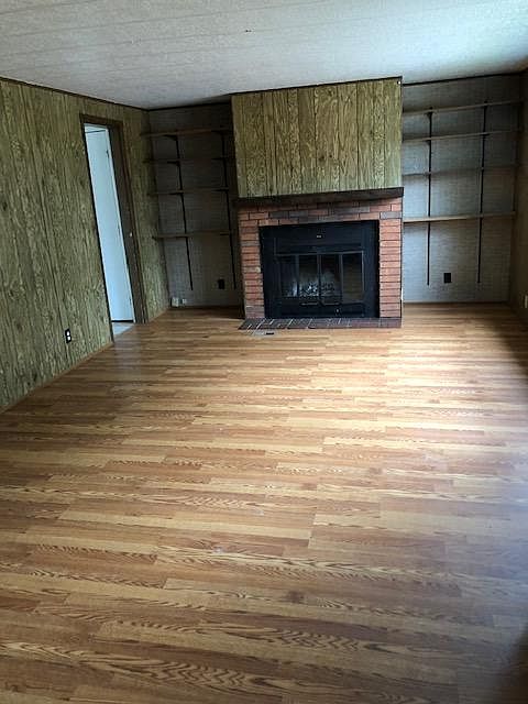 1st image of 900 Grant St