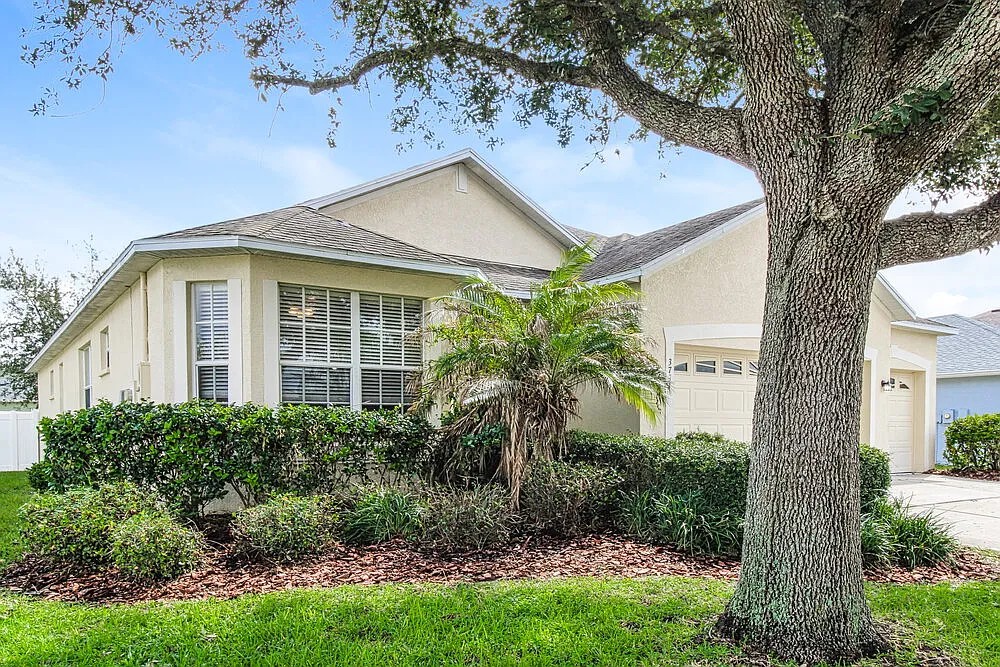 4 bed, 3.0 bath, 2166 sqft, $2,880 — Photo 3