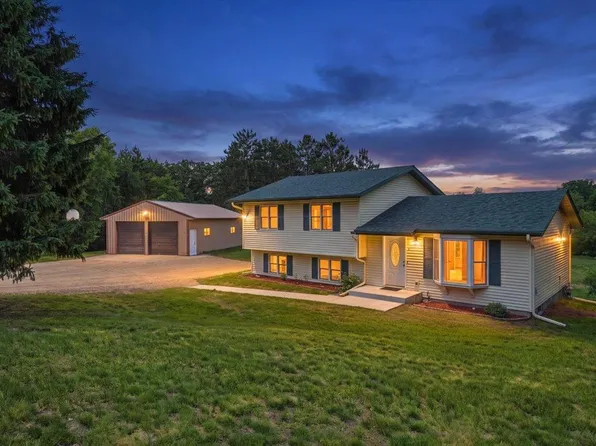 710 Kinney Rd, Hudson, WI 54016