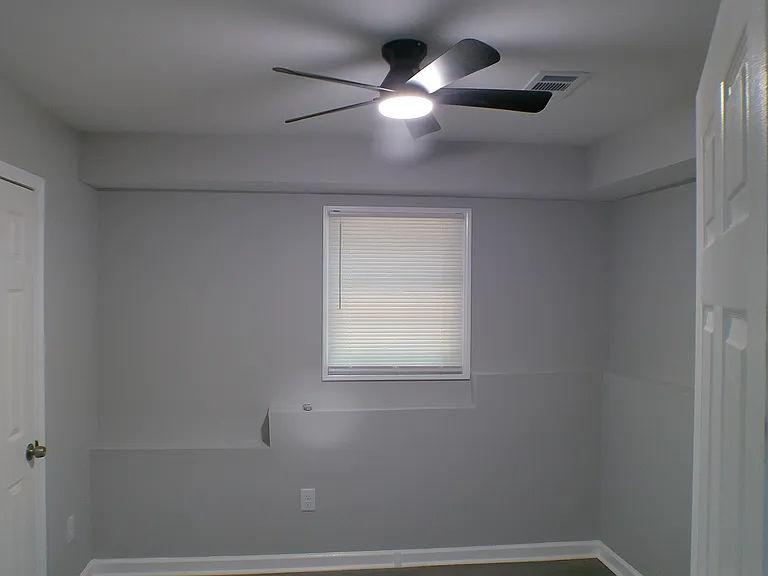 2047 Cliffton Ter — Photo 36