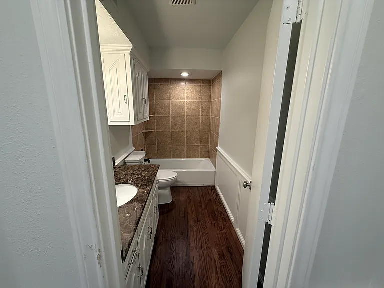6911 Gateridge Dr — Photo 8