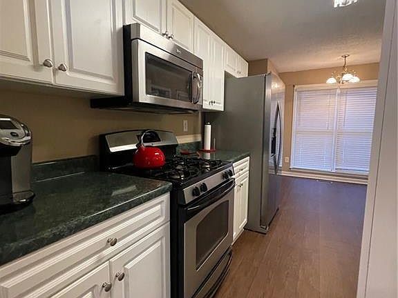 3rd image of 103 Live Oak Ct