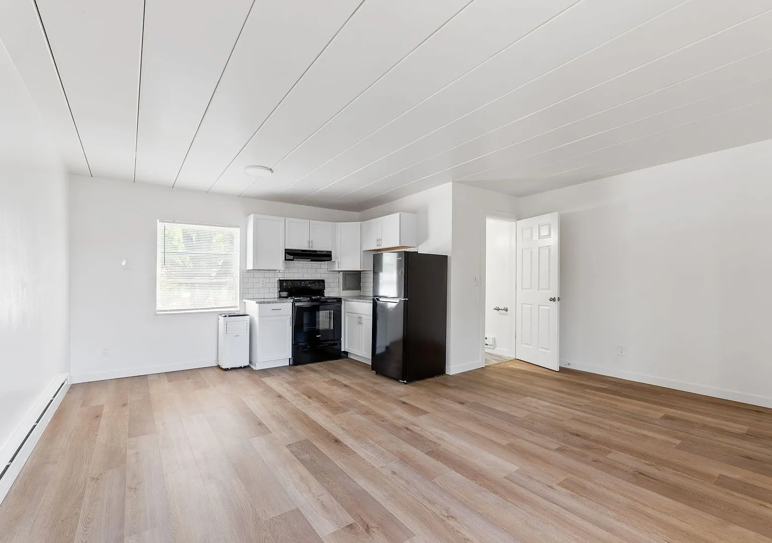 7382 East Main Street — Photo 4