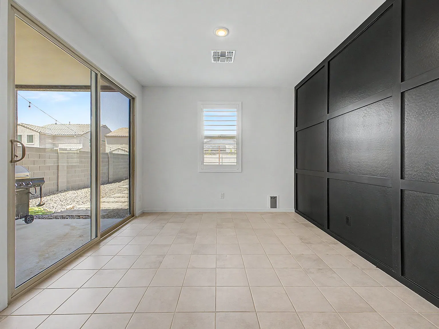 4 Bed 2 Bath 1,833 Sq Ft Gated Laveen Community — Photo 4