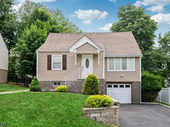 16 Highview Dr, Woodland Park, NJ 07424