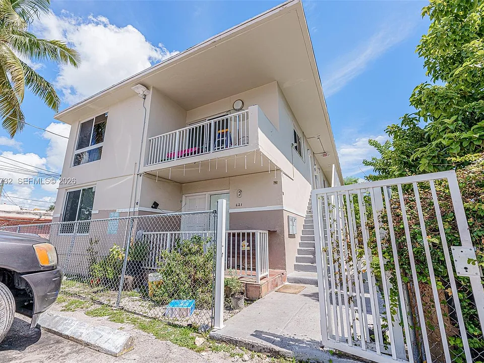 621 SW 15th Ave #1