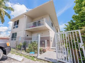 621 SW 15th Ave