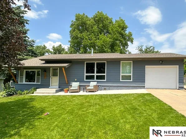 8506 Keystone Dr, Omaha, NE 68134