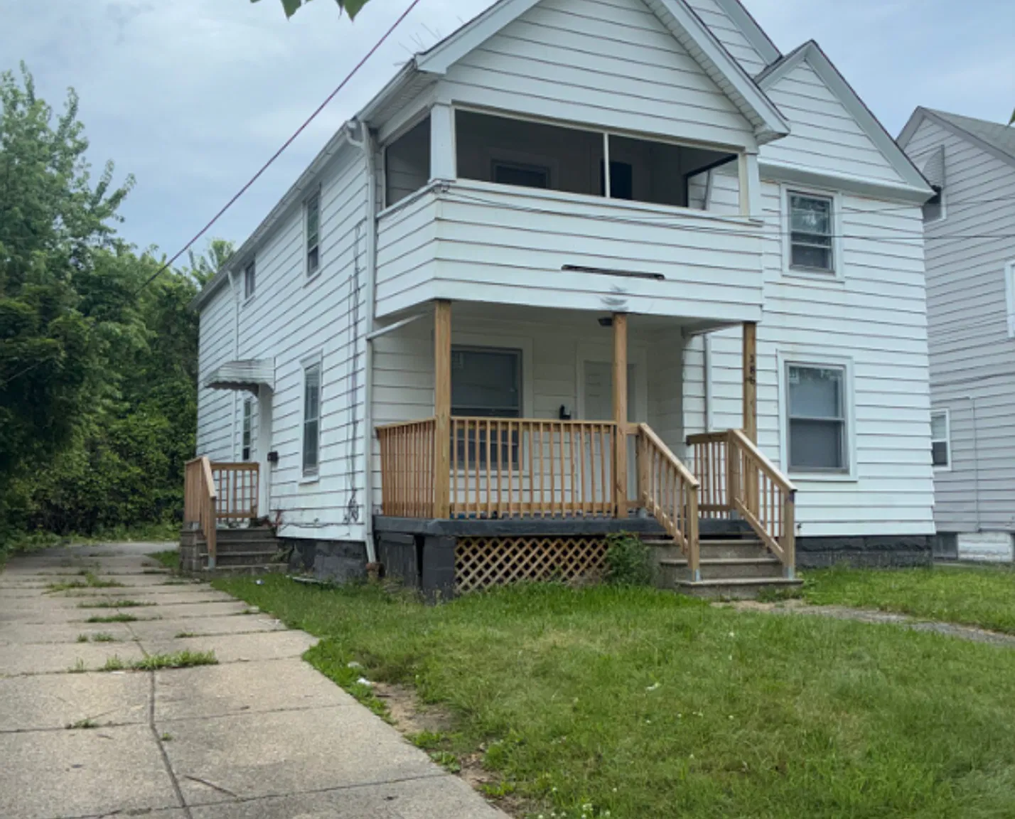 "50% Off the First Month's rent for Charming 2-Bedroom Property in Prime Location" — Photo 4