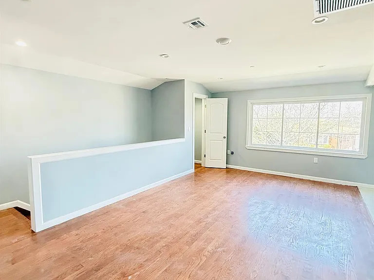 13922 Lakewood Ave #2F — Photo 4