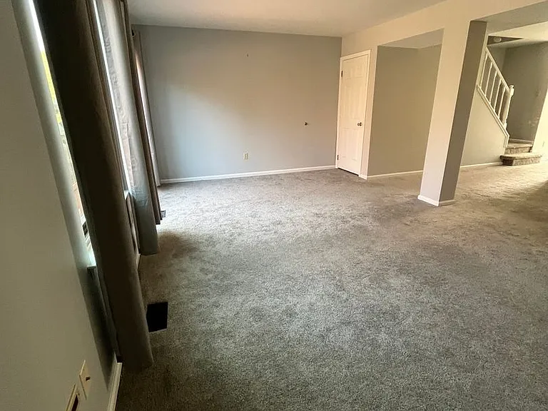 172 Windham Ct — Photo 8