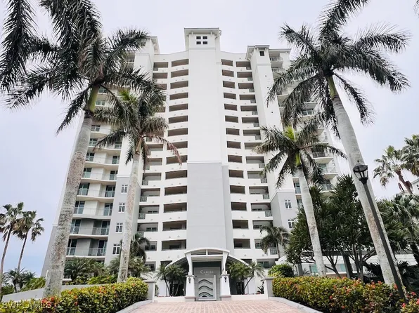 425 Cove Tower Dr Unit 902, Naples, FL 34113