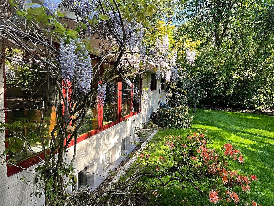 Full wall of windows in back