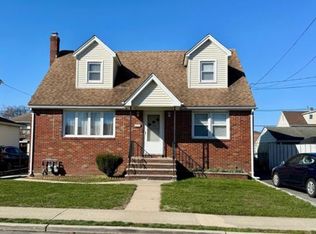 315 3rd St Floor 2, Saddle Brook, NJ 07663