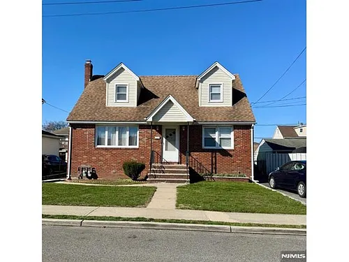 315 3rd St #2 Photo 1