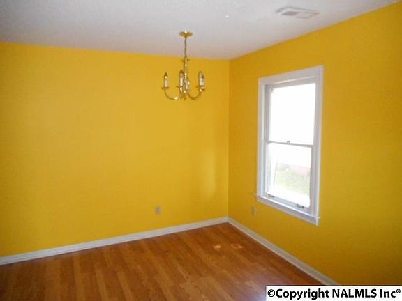 4th image of 706 Oakwood Ave NE