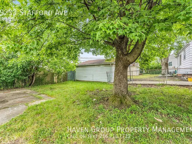 19233 Stafford Ave — Photo 22