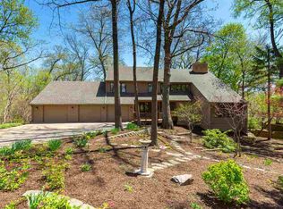 6 Velie Dr, Moline, IL 61265