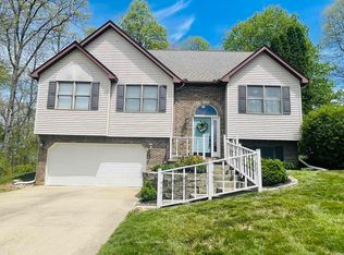 625 S Lantern Ln, Ellettsville, IN 47429