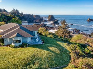 1431 Chetco Ave, Brookings, OR 97415