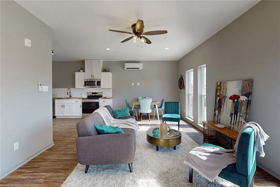 1 bed, 775 sqft, $1,400 — Photo 2