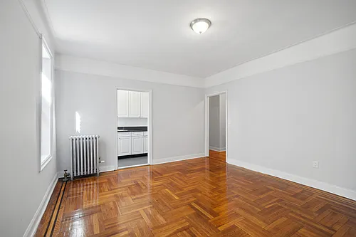 2175 Cedar Ave Photo 1