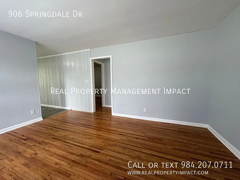 906 Springdale Dr — Photo 5