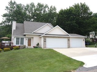 348 Lakeview Heights Dr, Howard, OH 43028