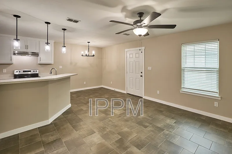 2 bed, 2.0 bath, 876 sqft, $1,100 — Photo 3