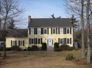 9 Meadowland Dr, Hopkinton, MA 01748