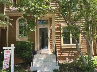 1106 Whitworth Ct, Herndon, VA 20170