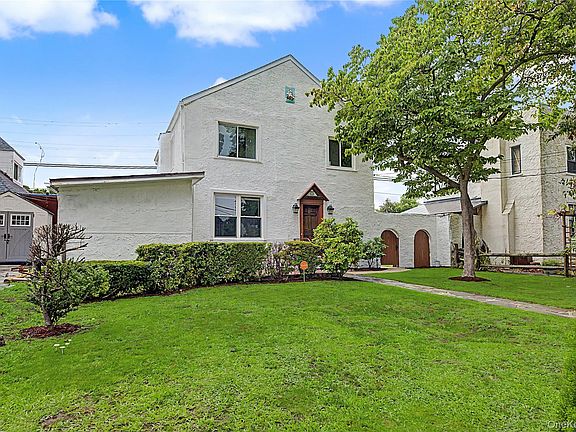 2nd image of 25 Longmeadow Road
