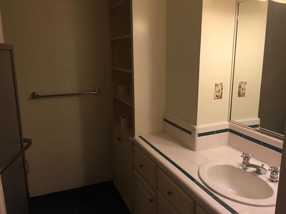 4th image of 329 Camellia Dr