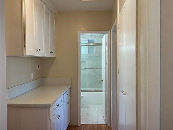5th image of 264 W Grandview Dr