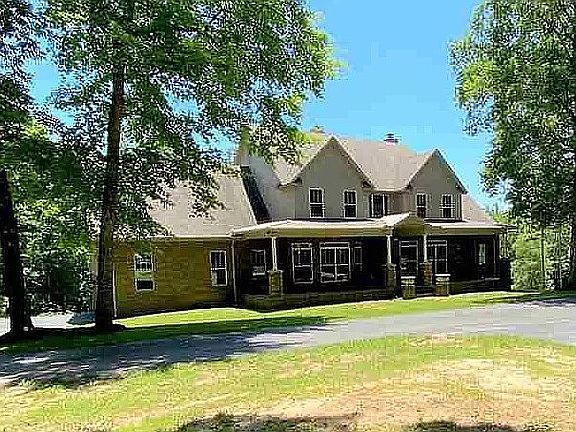 3rd image of 195 Holly Springs Rd