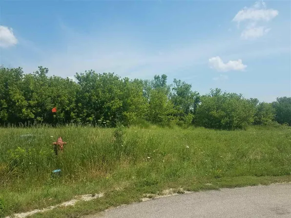 1034 Whispering Ct, Omro, WI 54963