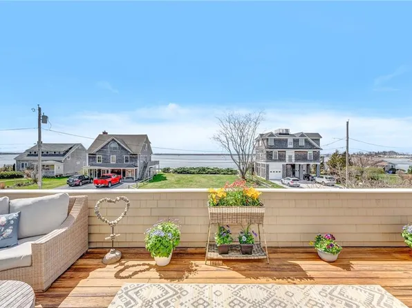 11 Willow Way, Barrington, RI 02806