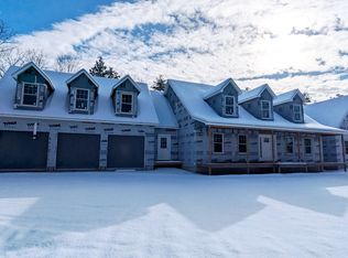 5 Ellrose Ln, Falmouth, ME 04105