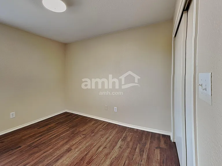 115 Karrie Dr — Photo 17