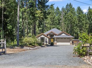 1057 Paradise Pl, Nanaimo, BC V9P 9A4