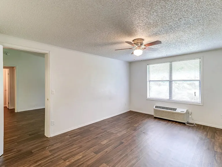 Meadowdale Apartments — Photo 5