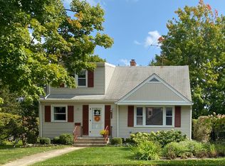 827 Spruce St, Deerfield, IL 60015