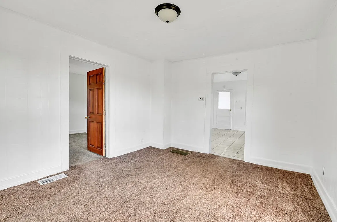 5939 Meandering Rd — Photo 4