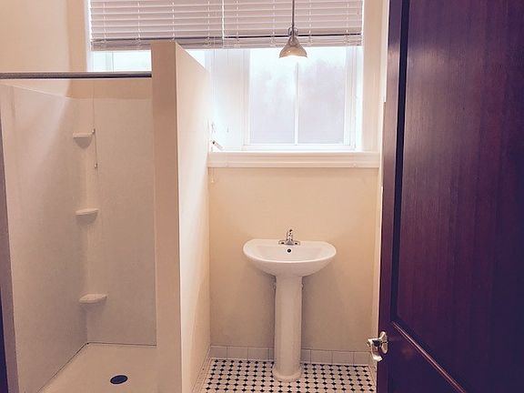 3rd image of 330 Northampton St APT 209
