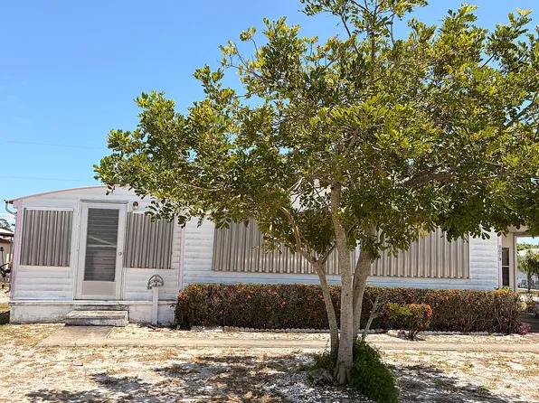 8079 SE Eagle Ave, Hobe Sound, FL 33455