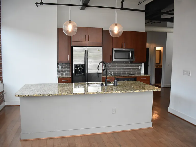 1261 Caroline St NE #101 — Photo 17