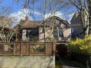 3910 42nd Ave SW, Seattle, WA 98116