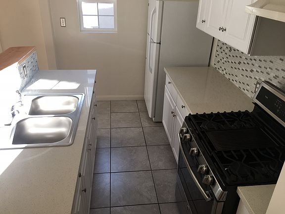Open concept BRAND NEW kitchen