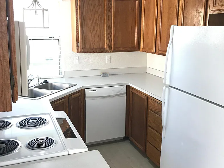 1484 Diamond Rd S — Photo 12